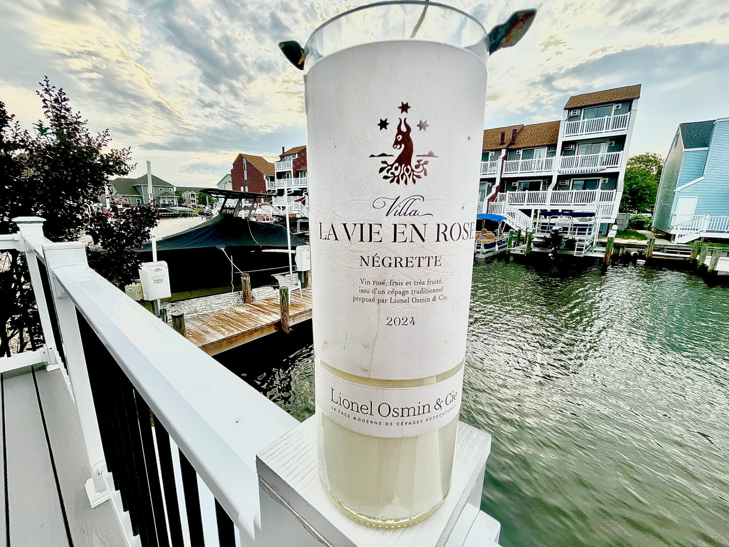 Coastal Vie / La Vie En Rose - Handmade & Upcycled Soy Wax Candle